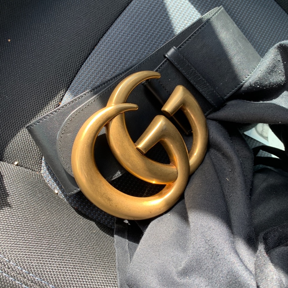 Gucci size 75 width 2.5 oversized belt